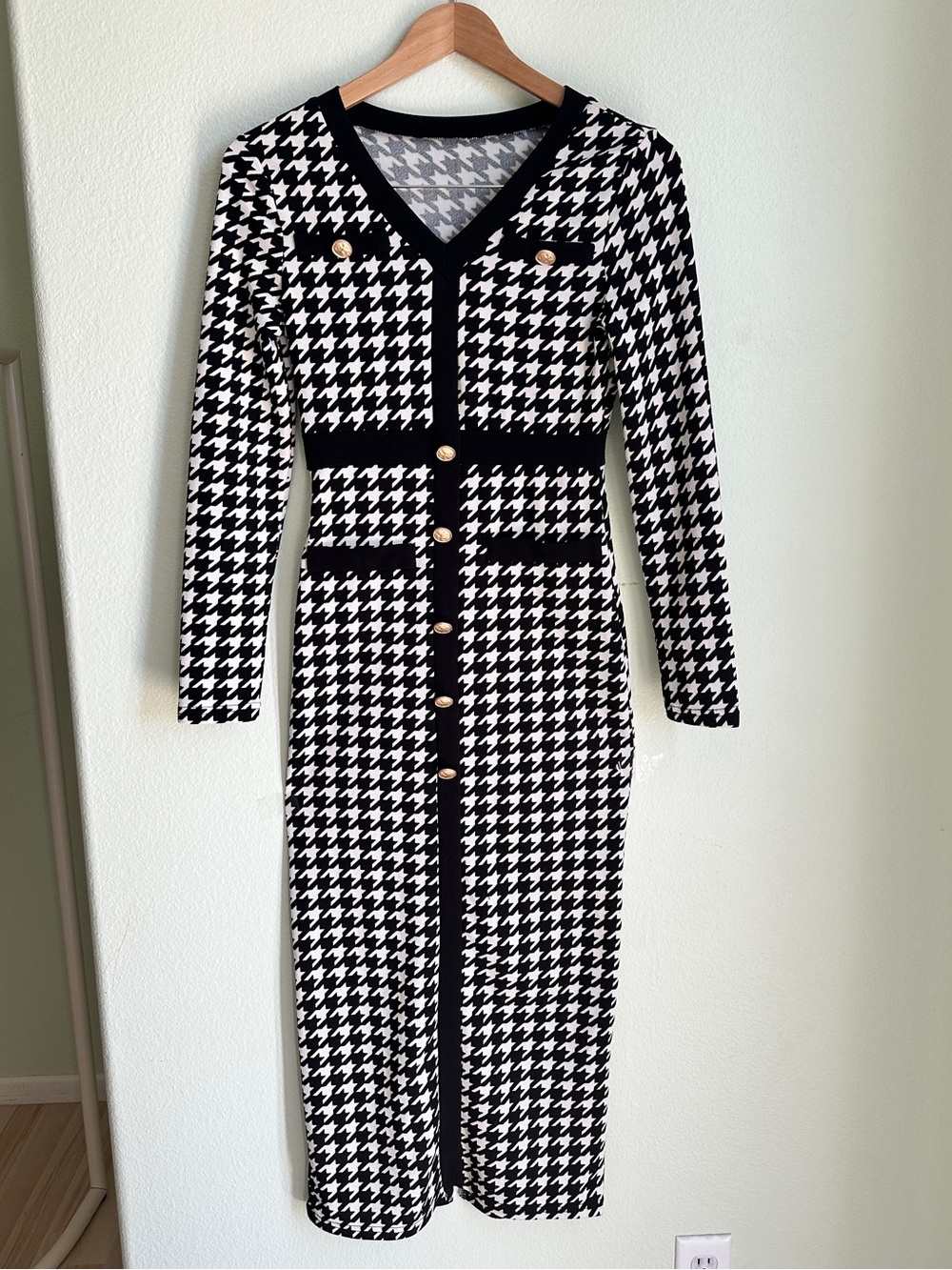 Black & White Houndstooth Button-Front Midi Dress